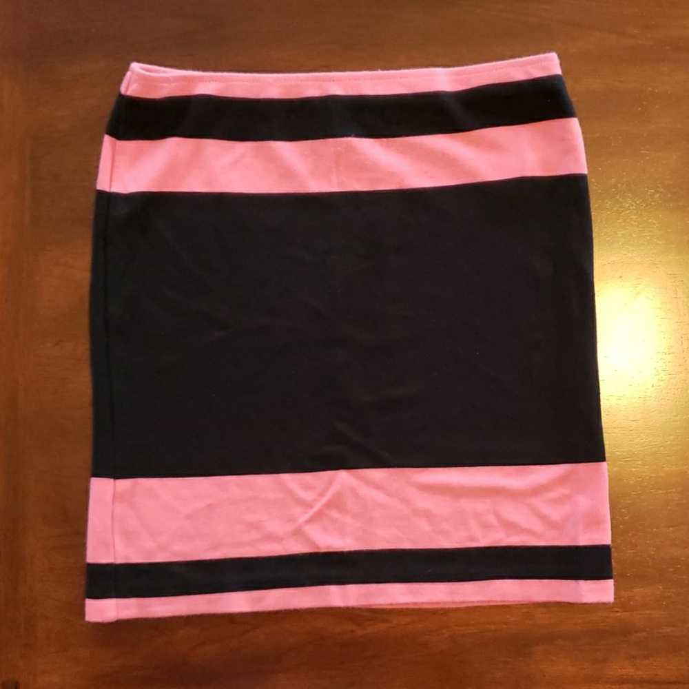 Foever 21 Juniors "stretchable" pencil skirt size